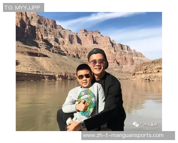 足球巨星携爱子温情亮相赛场父子同框瞬间感动无数球迷